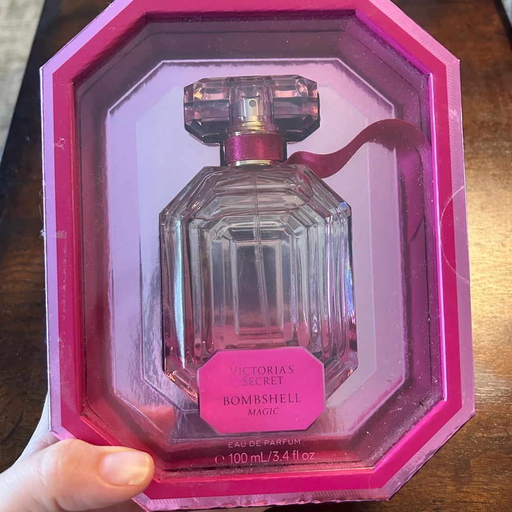3.4 fl oz Bombshell Magic Perfume